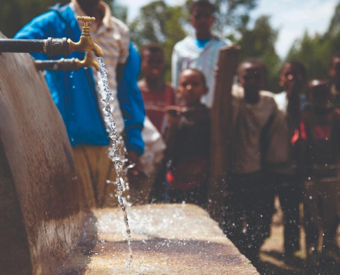 haiti, children in a fountain